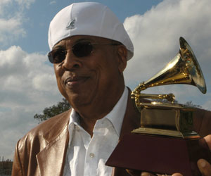 Chucho Valdés en Cuba con su premio Grammy 2010