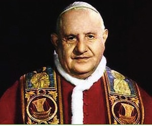 El Papa Juan XXIII fue beatificado por Juan Pablo II, durante el Jubileo del año 2000.