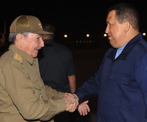 Raúl y Chávez en La Habana Foto de Archivo
