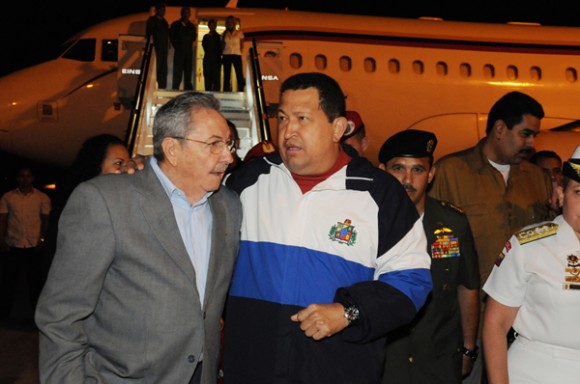 Recibió Raúl a Chávez. Foto: Estudios Revolución