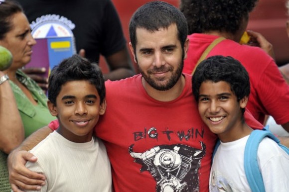 Habanastation: Ian Padrón y los dos niños protagonistas de la película.
